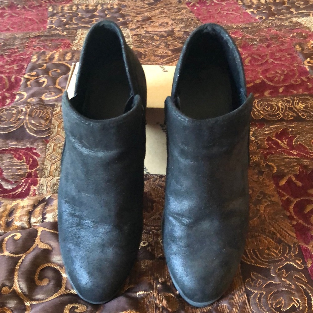 Women’s‎ black Suede ankle boot